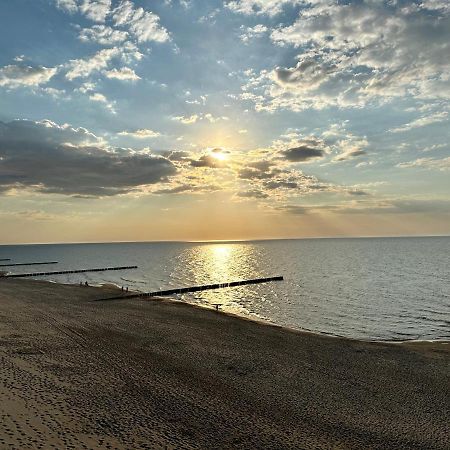 Hawaii Beach Lounge, Loft Z Jacuzzi I Tarasem - Sloneczne Tarasy W Porta Mare, Dziwnówek Kültér fotó